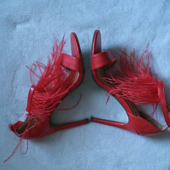 Red heels - Picture 6 of 8